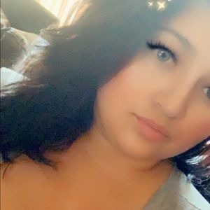 Meet your Posher, Raquel